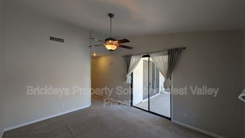 Goodyear House: 13354 W Palm Ln