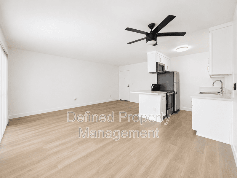 Reseda Condo: 7722 Reseda Blvd 131