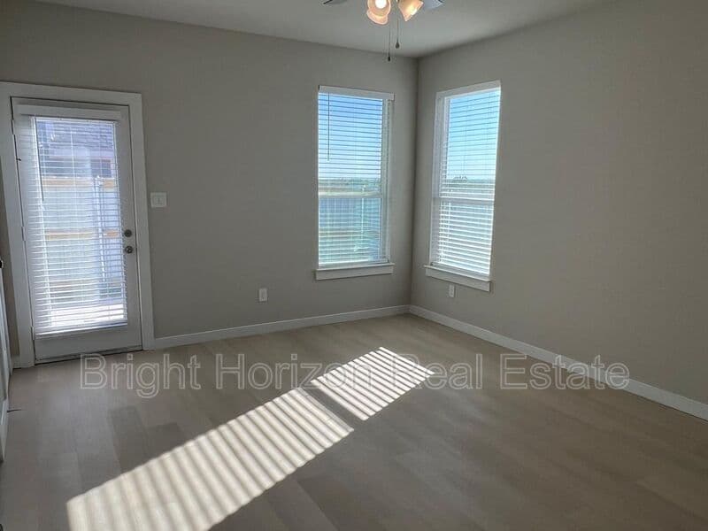 Fort Worth House: 3419 Valley Vista Drive