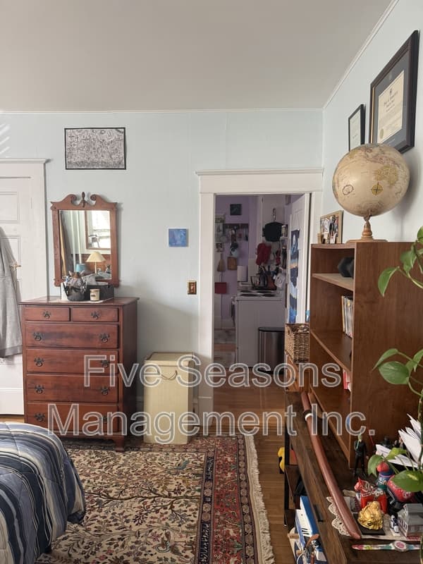 Burlington Condo: 212-214 King Street - 1