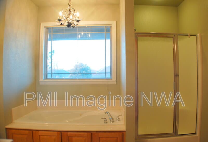 Fayetteville House: 4747 W Mayflower Ct