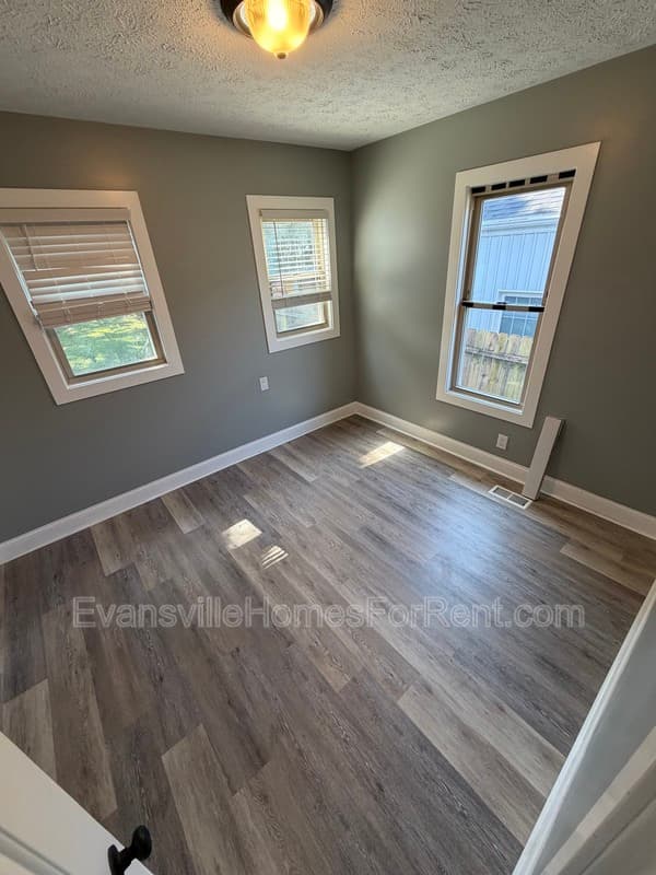 Evansville House: 2832 Dennison Street