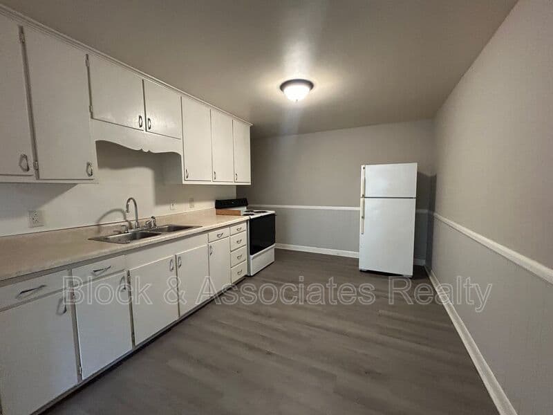 Kernersville Condo: 834 Graves St.