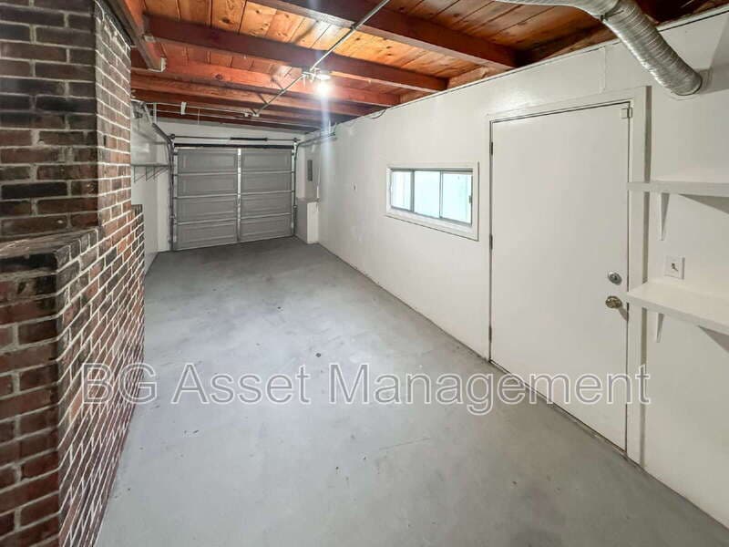 Richmond House: 1526 Visalia Avenue