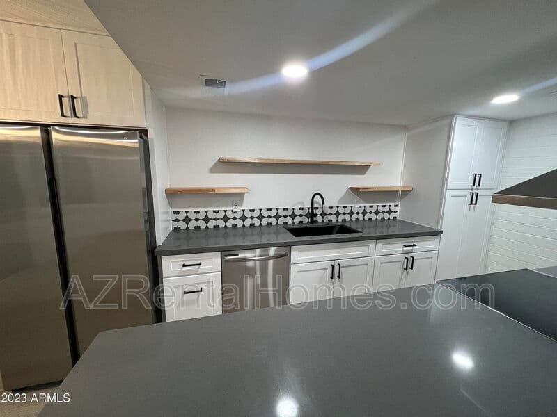Mesa Townhome: 948 S Alma School Rd