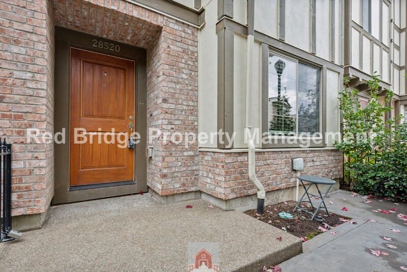 Wilsonville Townhome: 28520 SW Paris Ave