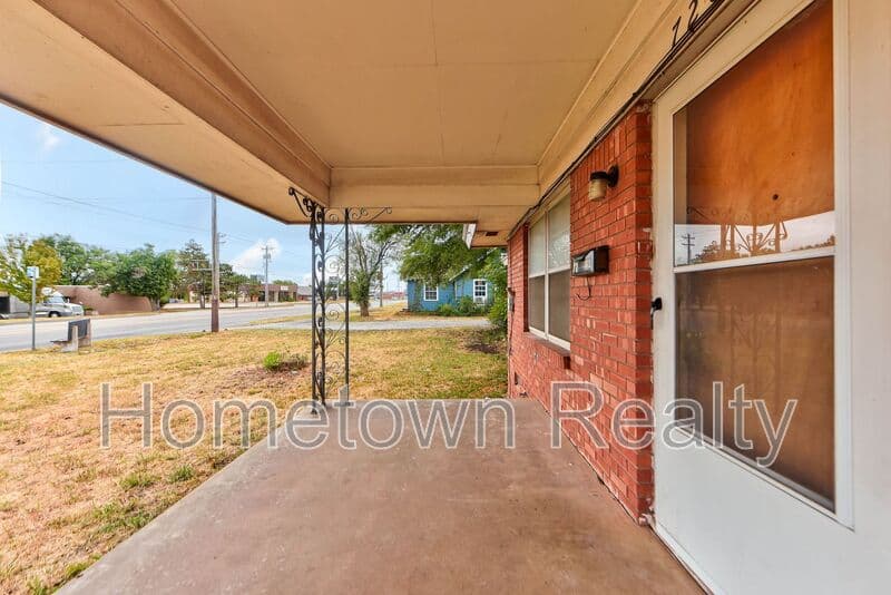 Oklahoma City House: 7201 S Walker Ave