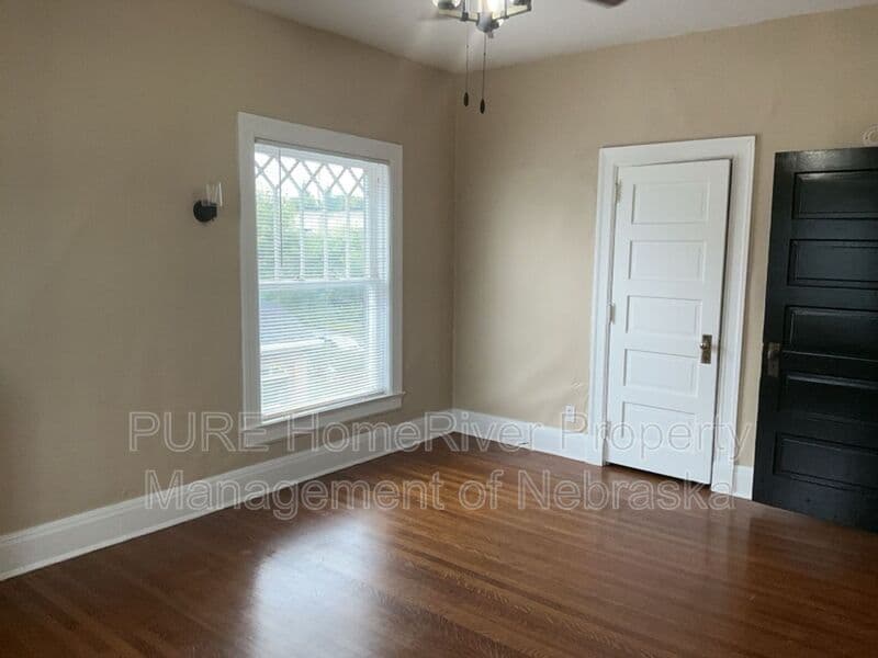 Omaha Condo: 1021 S 30th Ave