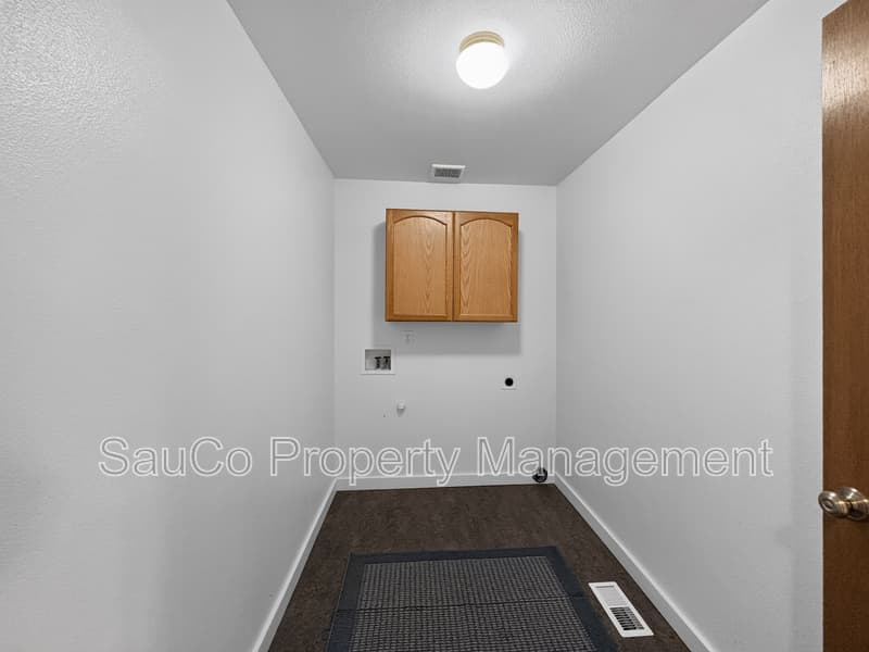 St. Helens House: 245 Trillium Street