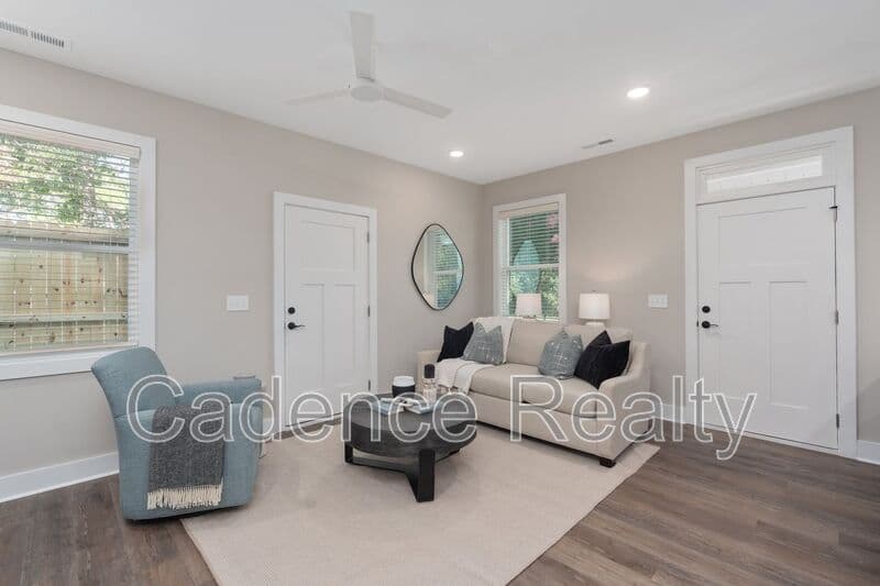 Wilmington House: 1747 Perimeter Loop