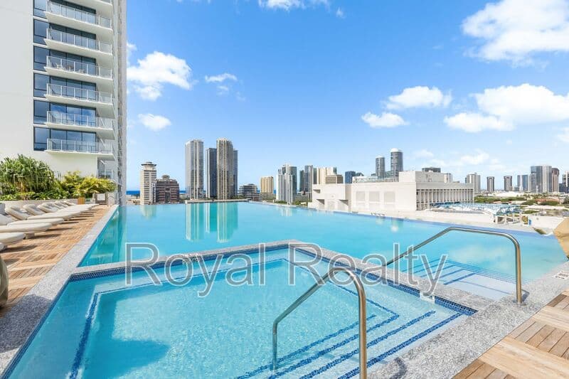 Honolulu Condo: 1515 Liona St
