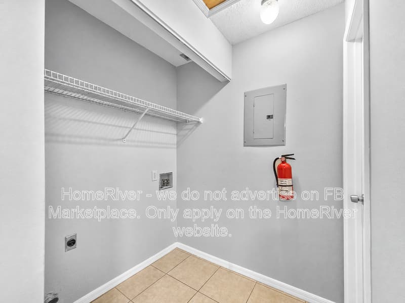 Brandon House: 3205 Bloomingdale Villas Ct