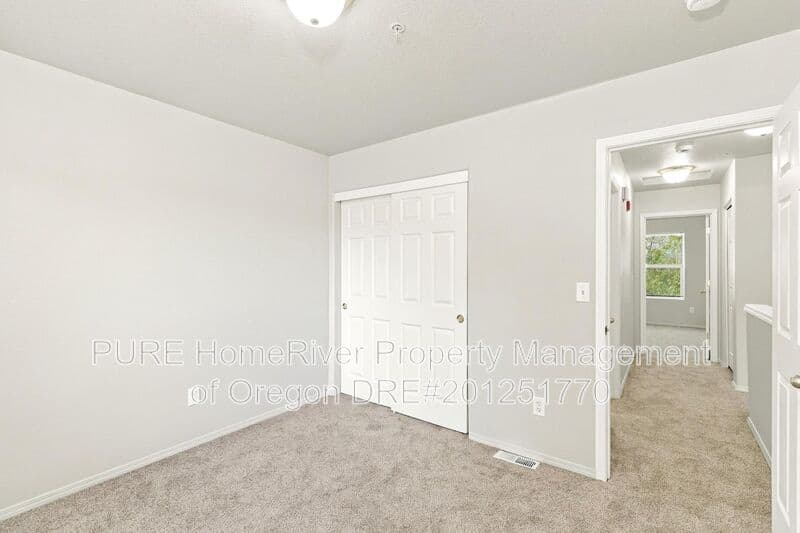 Troutdale House: 778 E Historic Columbia River Hwy