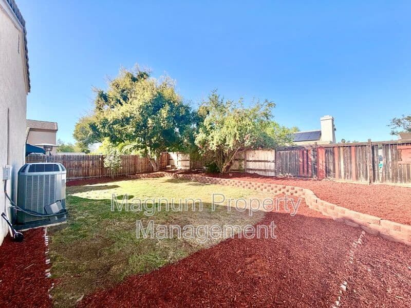 Murrieta House: 39752 Sunrose Dr
