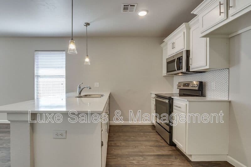 Oklahoma City House: 407 Vail Circle