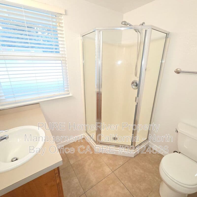 Petaluma House: 2 Raymond Heights