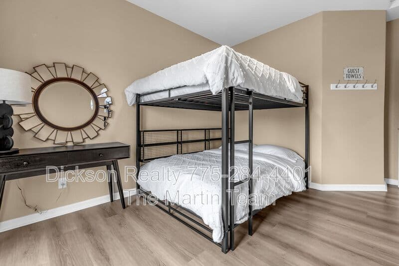 Sparks House: 1165 Harbour Cove Court