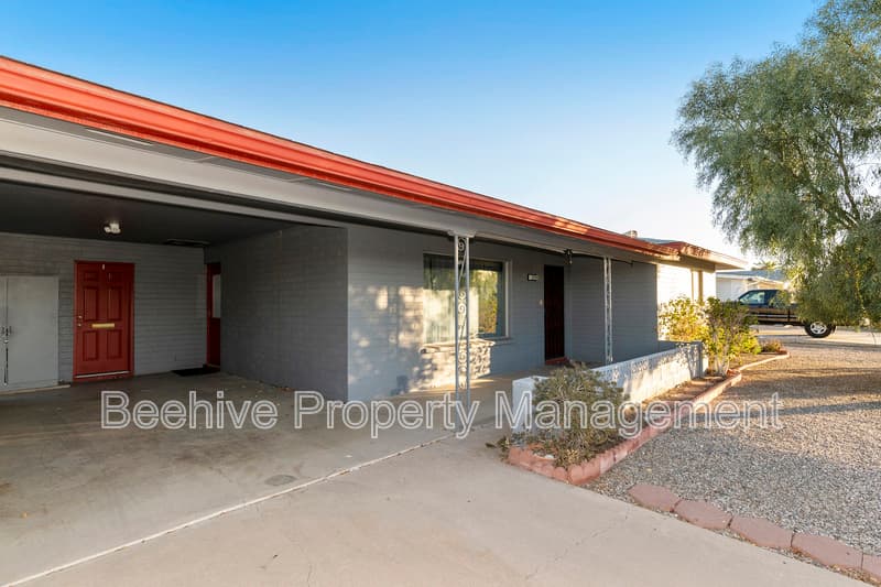 Mesa House: 5328 E Decatur St