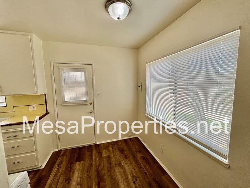 Upland House: 316 W Arrow Hwy