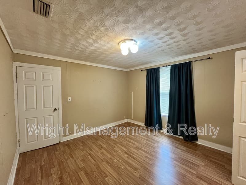 Tampa House: 2913 West Tampa Bay Boulevard