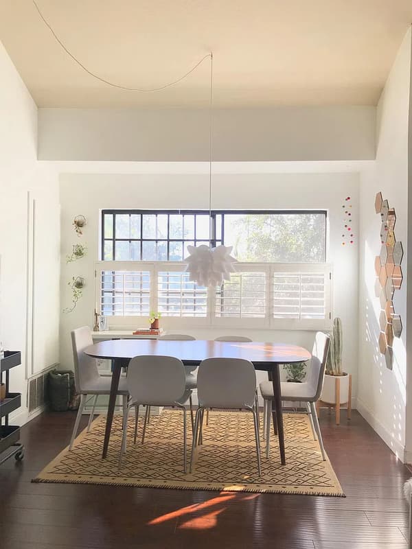 Orange Condo: 700 E Lake Dr