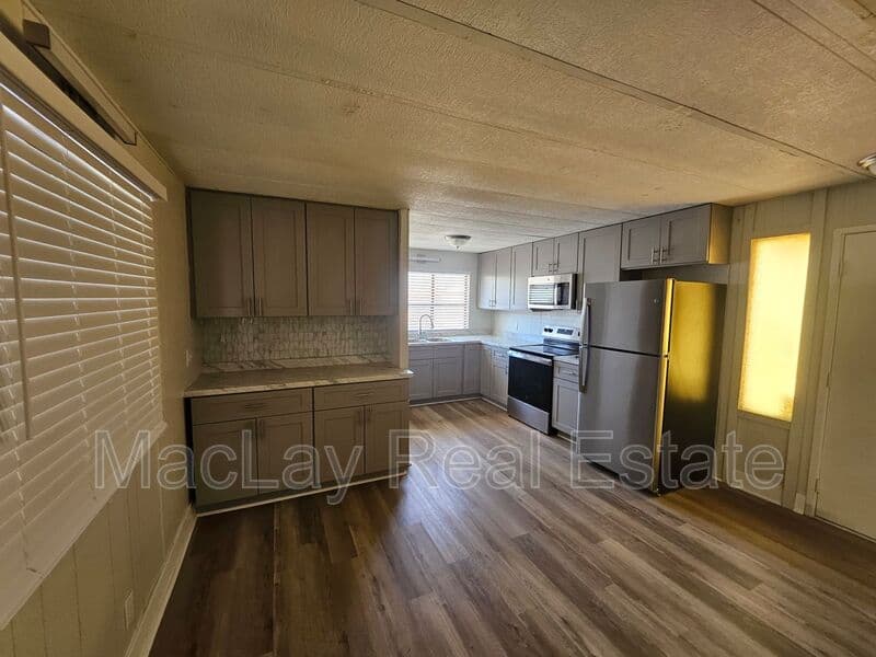 Casa Grande House: 1113 W. Corinthian Circle