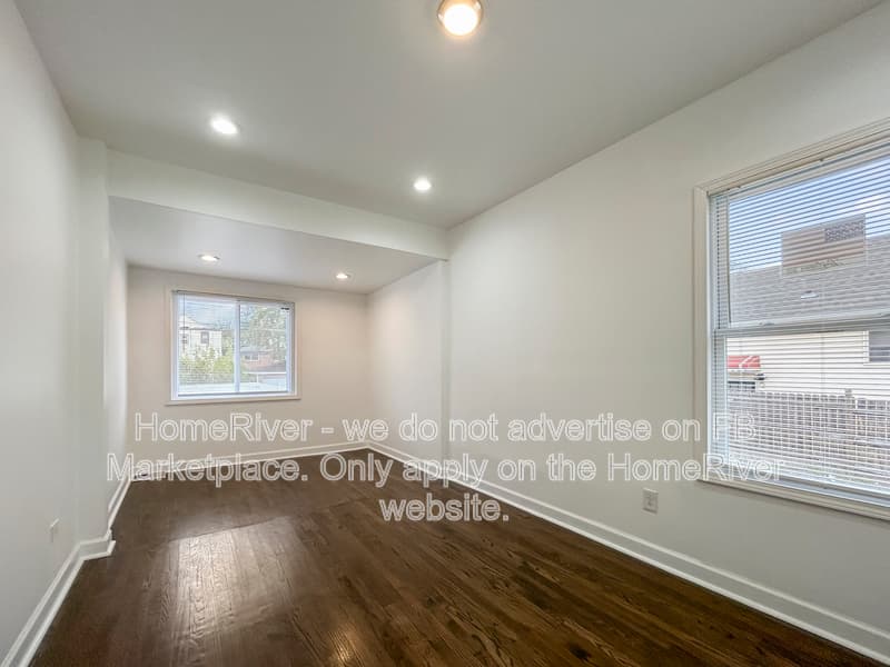 Chicago House: 10046 S Perry Ave