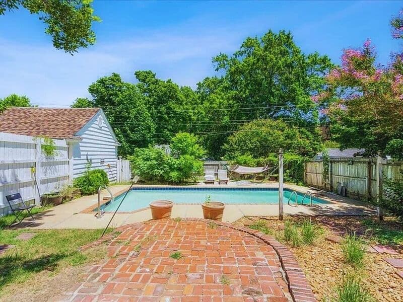 Memphis House: 816 Charles Place