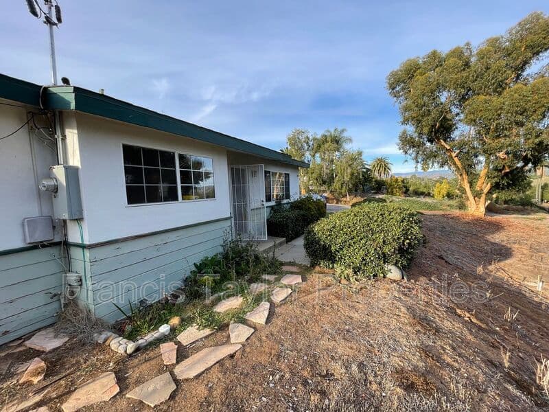Escondido House: 1467 Old Cedar Road