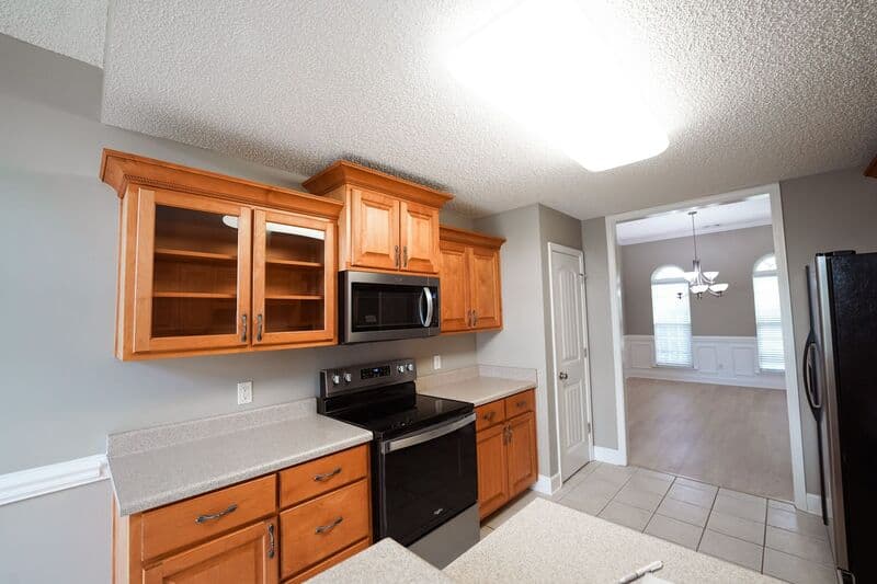 Richmond Hill House: 909 Young Way