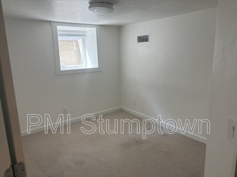 Portland House: 7407 Southeast 30th Avenue