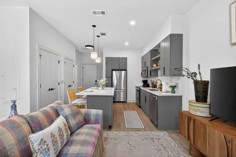 Savannah Condo: 2613 Montgomery Street