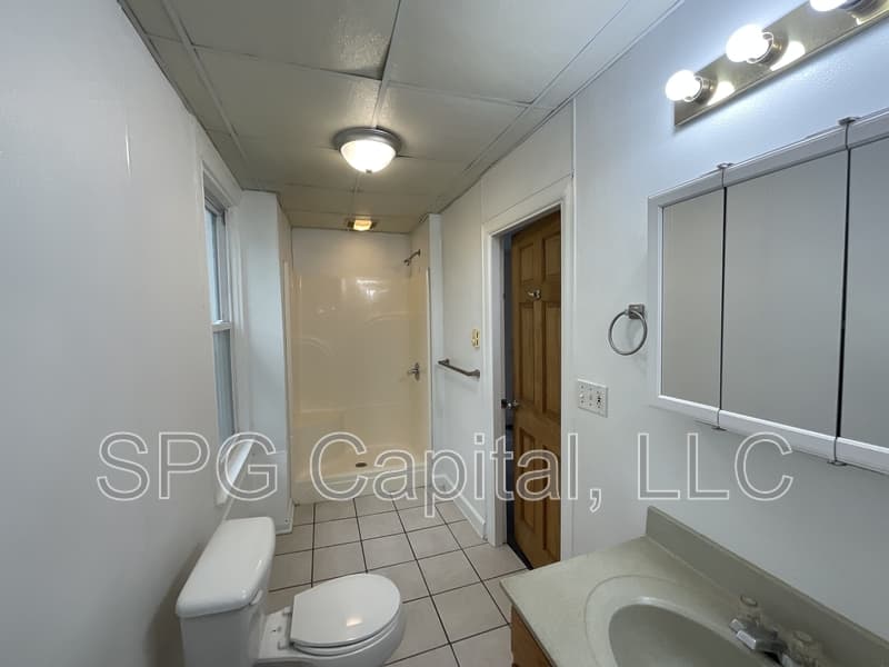 York House: 231 W Jackson St