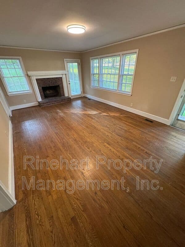 Rock Hill House: 3016 Hilton Road