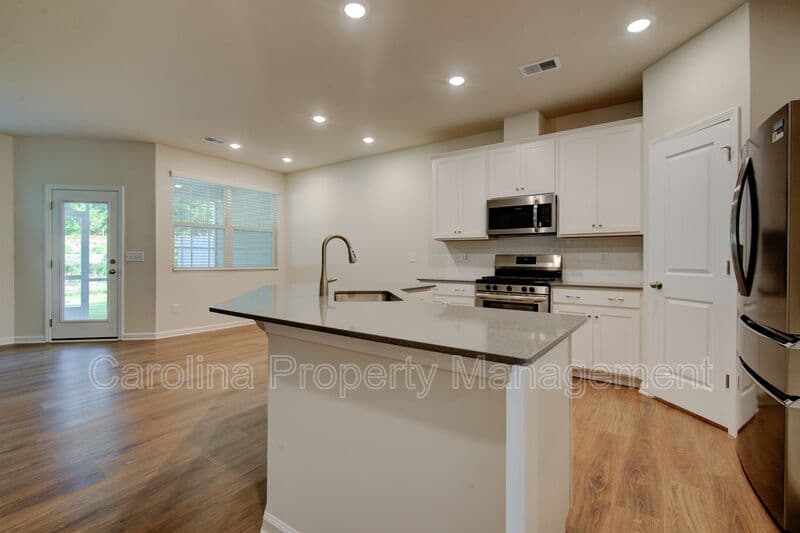 Charlotte House: 14061 Castle Nook Dr