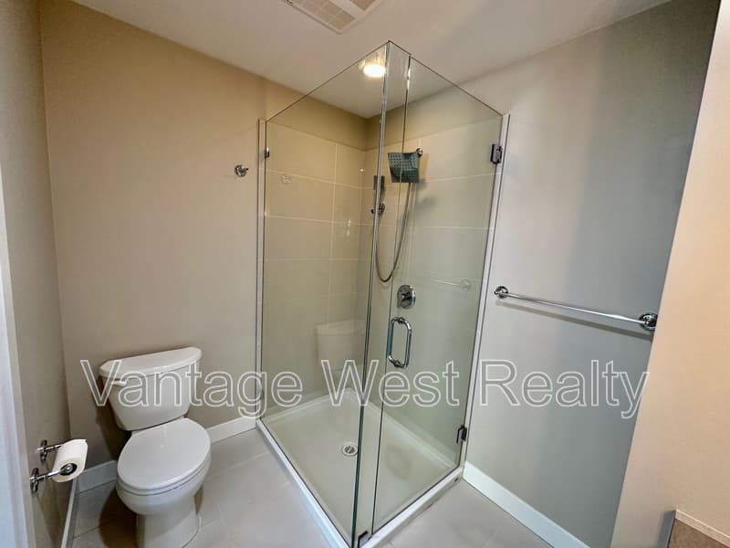 West Kelowna House: 28-2490 Tuscany Dr