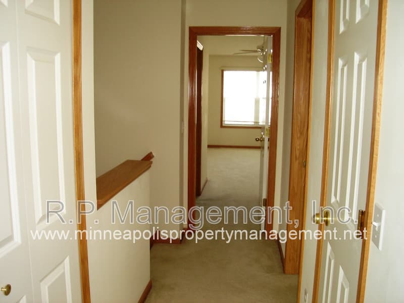 Apple Valley Townhome: 15220 Florist Cir
