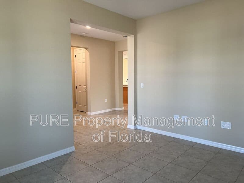 Ocala House: 10376 SW 99th Street