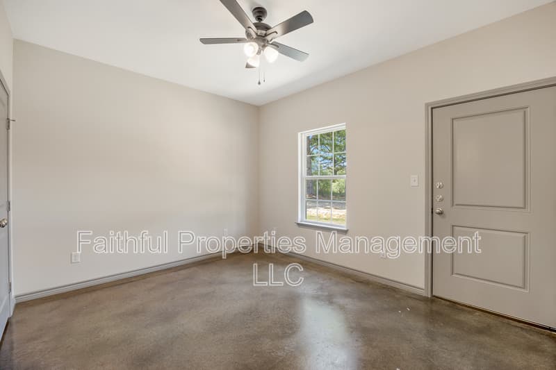 Tyler Condo: 13554 Farm to Market Road 14 - 20