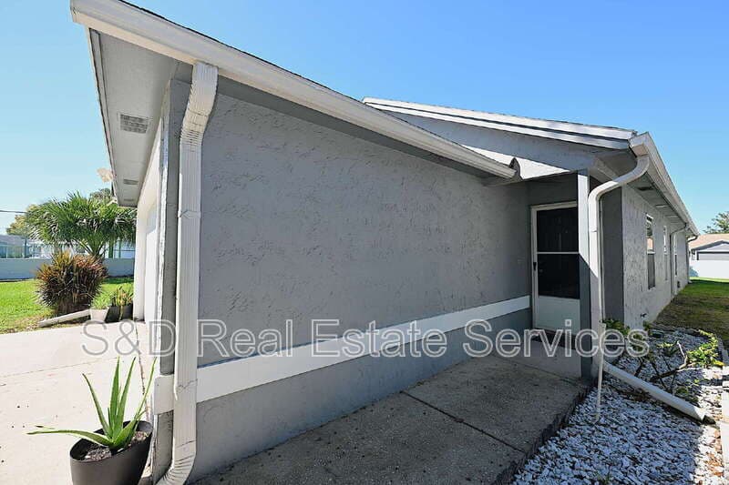 Lakeland House: 2118 Sandy Hook