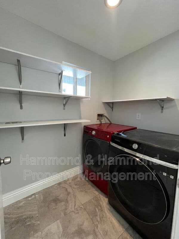 Van Nuys House: 6931 Jellico Ave.