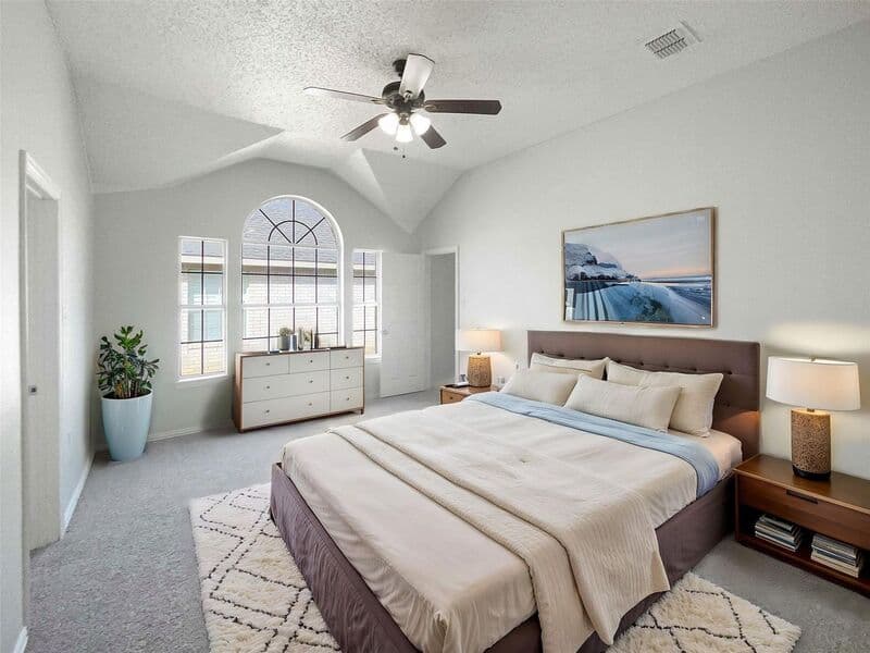 Lewisville House: 1216 Longhorn Dr