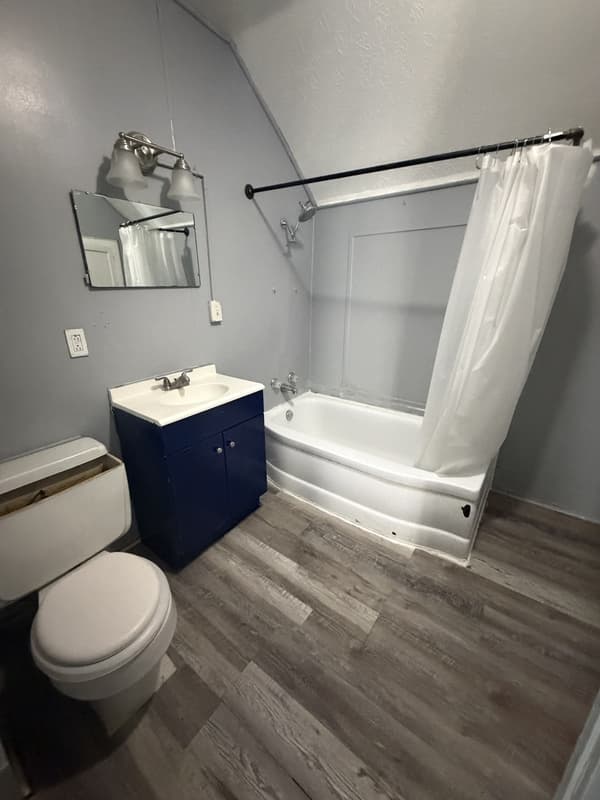 Cleveland Condo: 2054 West 83rd Street - Upstairs