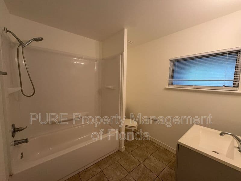 Ocala House: 627 NE 28th Avenue