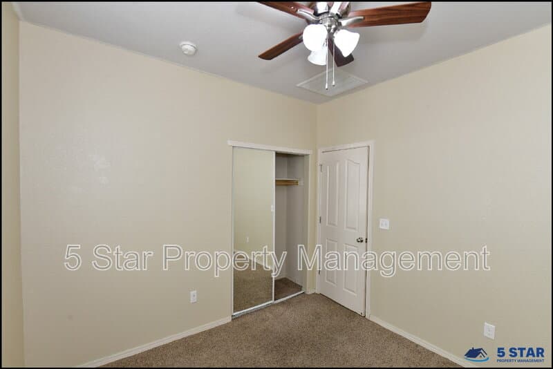 El Paso House: 4913 Adrian Campos St !!