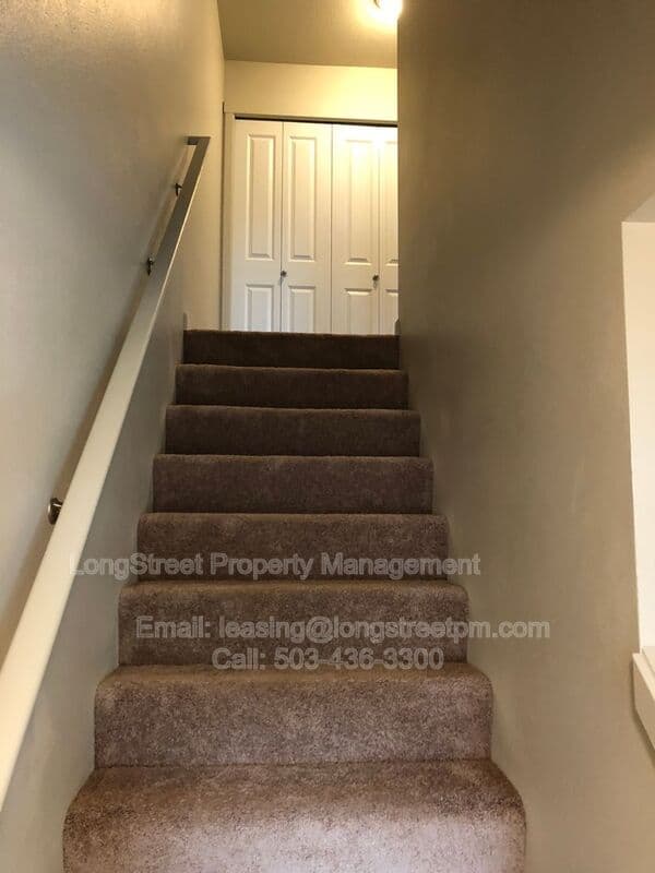 Philomath Townhome: 817 Main St
