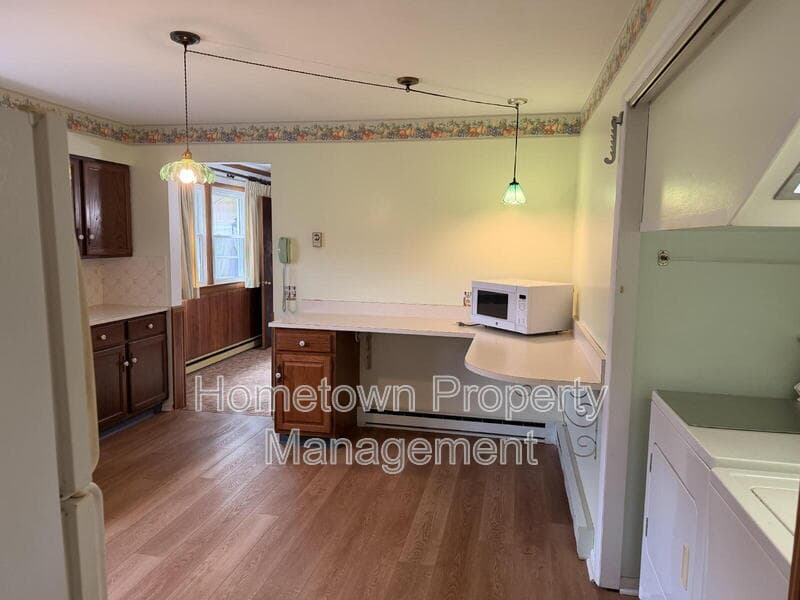 Camp Hill House: 215 N 33rd St