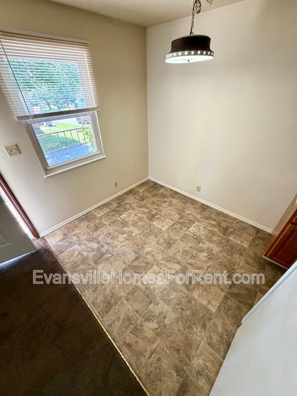 Evansville Condo: 404 S Bosse