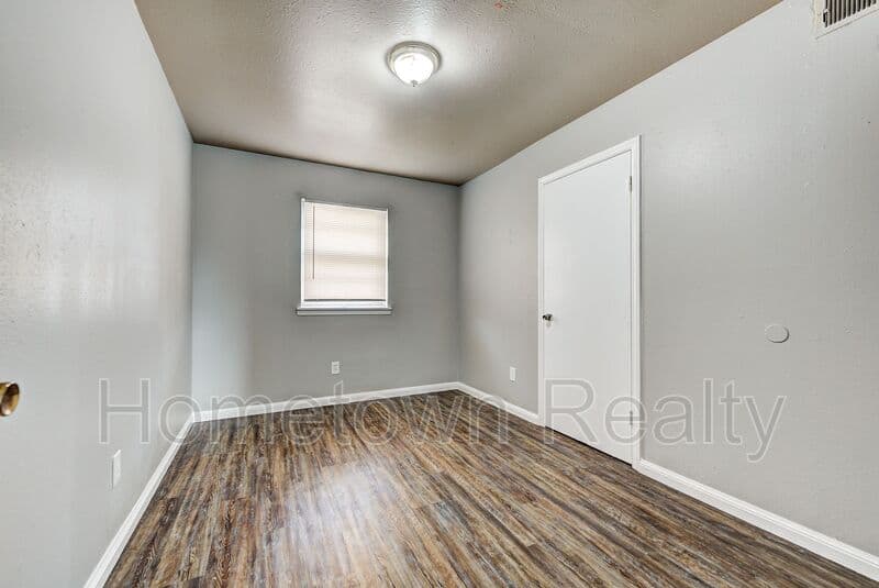 Midwest City House: 1308 McDonald Drive