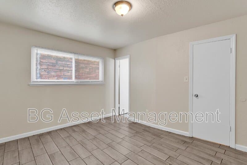 Sacramento Condo: 714 Darina Avenue